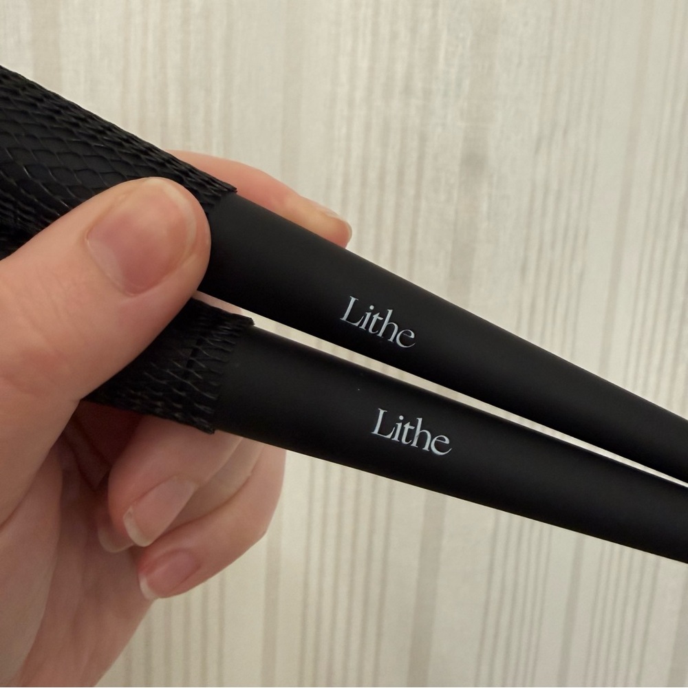 NIB Lithe The Essentials Face Brush Set Bronzer & Tapered Powder Brush - Picture 10 of 10